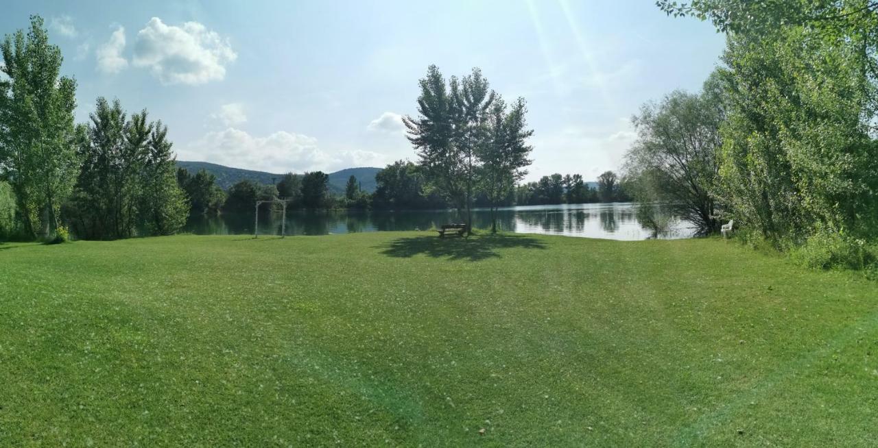 Greenfield Panzió Kisoroszi Exterior foto
